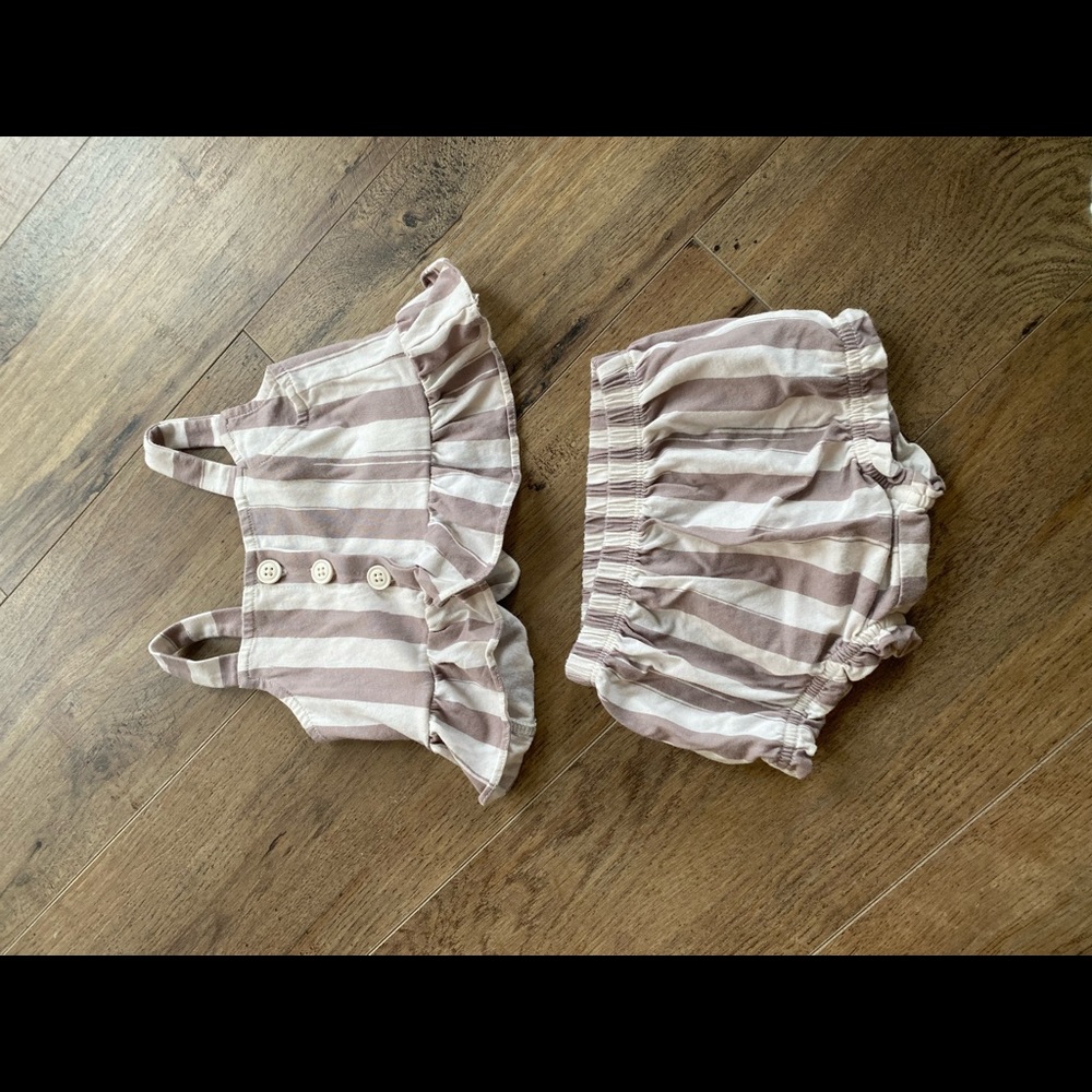 Baby gap girl two piece